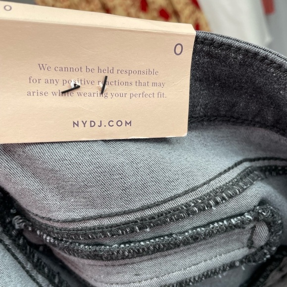 NYDJ Carrot Leg Ankle Jeans in Gray Sizes 0,6,10 NWT - Picture 8 of 10